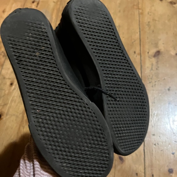 Black Vans - Picture 3 of 4